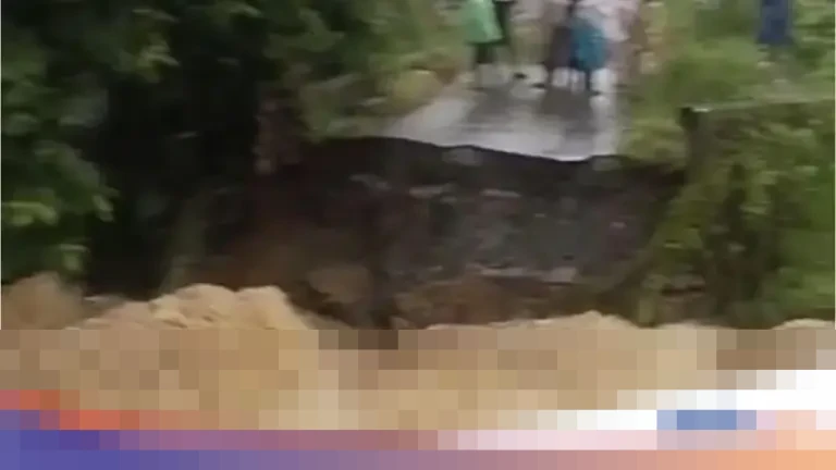 Jembatan Penghubung Desa di Tanah Laut Putus Diterjang Banjir, Satu Warga Tewas