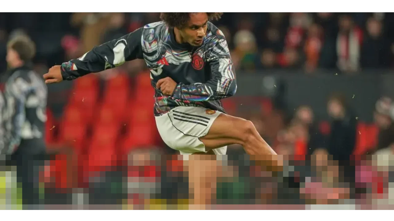 Joshua Zirkzee Sepakati Pindah ke AS Roma, Manchester United Belum Beri Lampu Hijau