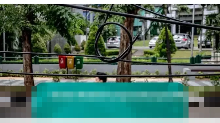 Kabel Utilitas Semrawut di Kuningan Barat Jakarta Selatan, Potensi Bahaya Intai Pejalan Kaki