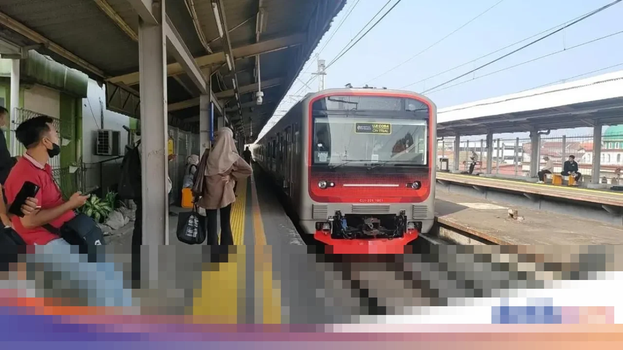 KAI Commuter Buka Suara: Pintu KRL Baru Buatan INKA Alami Gangguan, Teknisi Dikerahkan