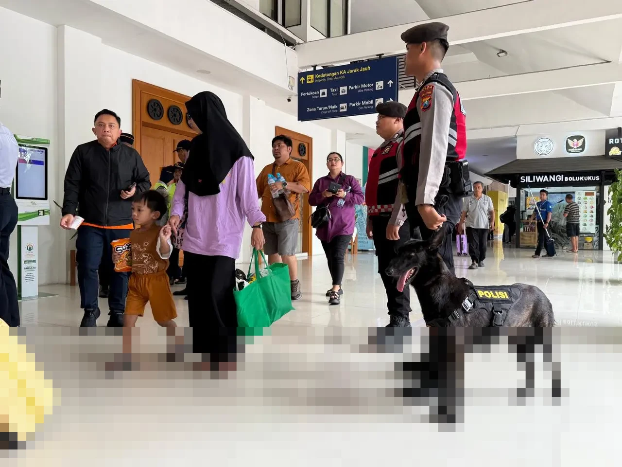 KAI Daop 8 Surabaya Kerahkan 12 Unit K9 dan TNI-Polri, Perketat Pengamanan Angkutan Nataru 2025/2026 di Stasiun