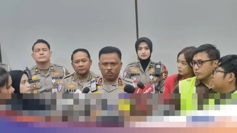 Kakorlantas Polri Umumkan 2 Juta Kendaraan Tinggalkan Jakarta via Tol Selama Libur Nataru Kakorlantas Polri Umumkan 2 Juta Kendaraan Tinggalkan Jakarta via Tol Selama Libur Nataru