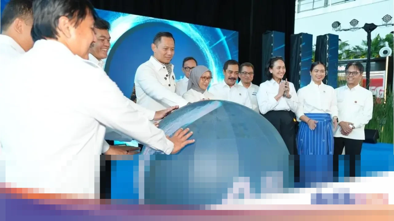 Kaleidoskop Teknologi Oktober 2025: Dari ‘Perang’ Chipset, Hujan Meteor, hingga Sistem Imigrasi ‘All Indonesia’