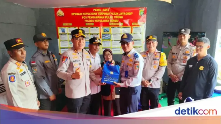 Kapolres Kepulauan Seribu Pastikan Pospam Nataru Optimal Jamin Keamanan Wisatawan Kapolres Kepulauan Seribu Pastikan Pospam Nataru Optimal Jamin Keamanan Wisatawan