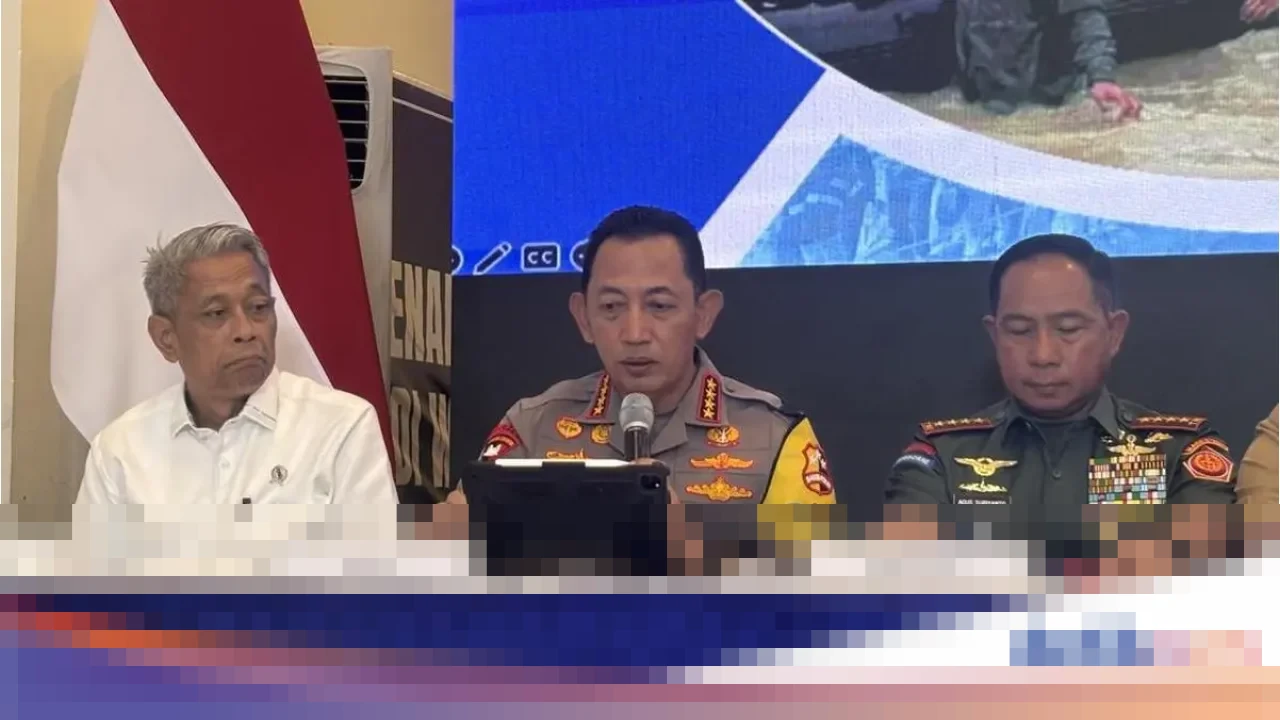 Kapolri Jenderal Listyo Sigit: “10.759 Personel Dikerahkan ke Wilayah Terdampak Bencana Sumatera” Kapolri Jenderal Listyo Sigit: “10.759 Personel Dikerahkan ke Wilayah Terdampak Bencana Sumatera”