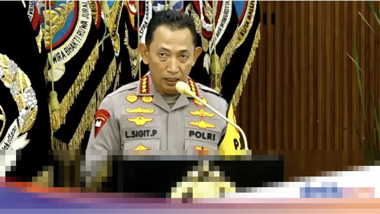 Kapolri Jenderal Listyo Sigit: Bangun 101 Jembatan, Anak-anak Tak Perlu Lagi Berenang ke Sekolah