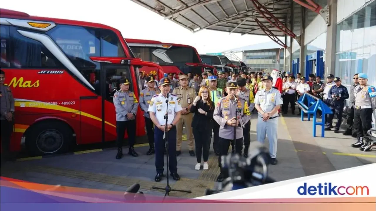 Kapolri Jenderal Sigit: “Jaga Keselamatan Penumpang, Jangan Paksakan Diri Saat Nataru”