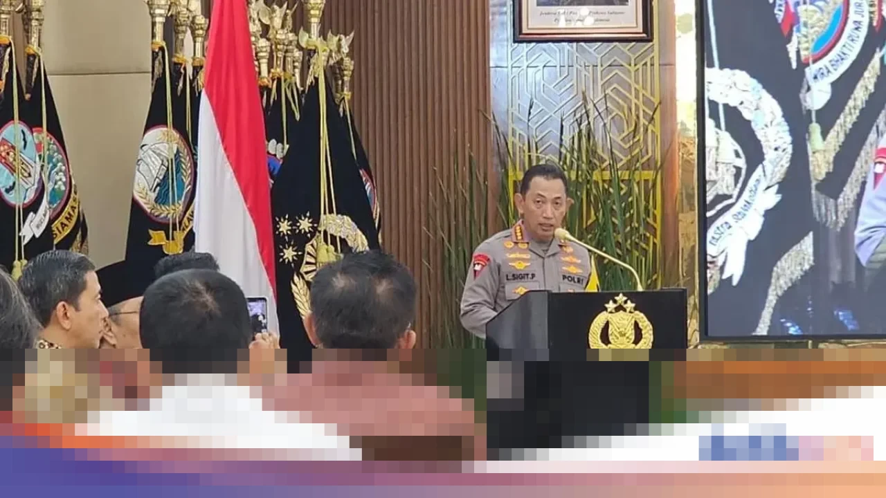 Kapolri Listyo Sigit Perintahkan Jajaran Masifkan Layanan 110, Tekankan Respons Cepat Aduan Masyarakat Kapolri Listyo Sigit Perintahkan Jajaran Masifkan Layanan 110, Tekankan Respons Cepat Aduan Masyarakat