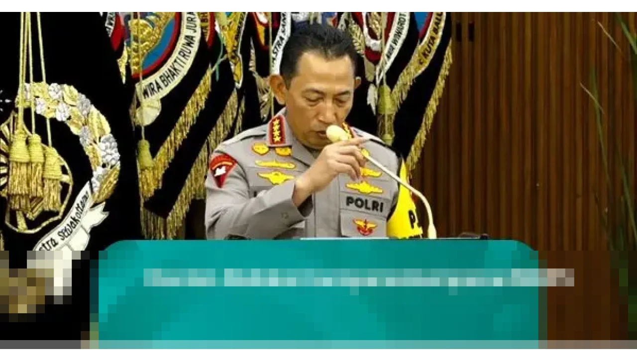 Kapolri Listyo Sigit Prabowo Minta Jajaran Tak Baperan Hadapi Kritik ‘No Viral No Justice’ Kapolri Listyo Sigit Prabowo Minta Jajaran Tak Baperan Hadapi Kritik ‘No Viral No Justice’