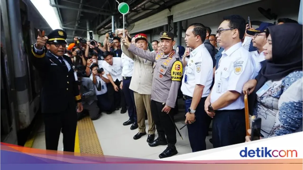Kapolri Listyo Sigit Tinjau Stasiun Senen, Pastikan Kesiapan Nataru 2025/2026 dan Pelayanan Prima