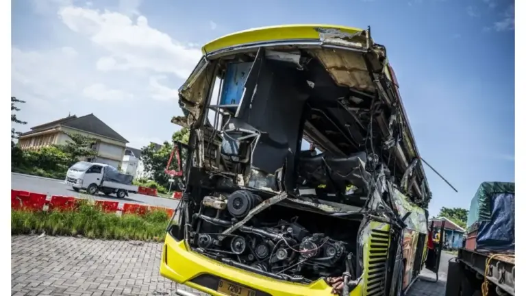 Kecelakaan Bus Cahaya Trans di Tol Krapyak: Polisi Soroti Dugaan Sopir Minim Jam Terbang