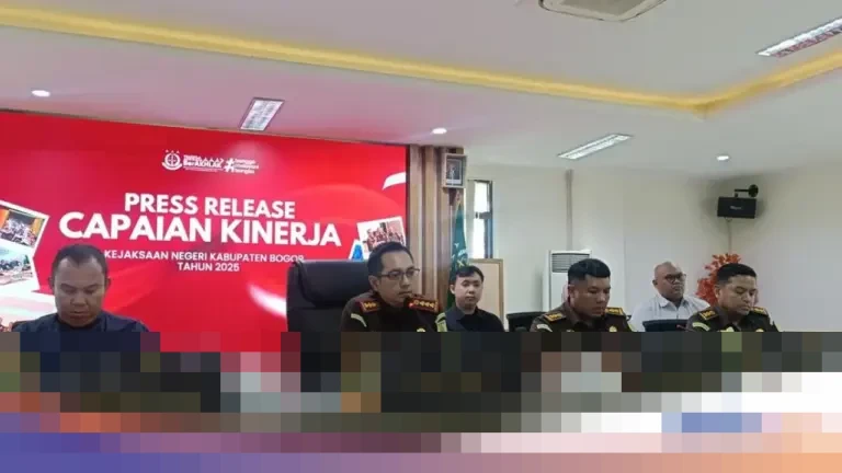 Kejari Kabupaten Bogor Umumkan Tangkap 4 dari 8 DPO Sepanjang Tahun 2025 Kejari Kabupaten Bogor Umumkan Tangkap 4 dari 8 DPO Sepanjang Tahun 2025
