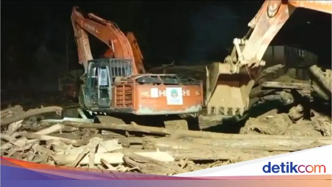 Kemenhut Percepat Pembersihan Tumpukan Kayu dan Lumpur Pasca-Banjir di Aceh dan Sumatera Utara Kemenhut Percepat Pembersihan Tumpukan Kayu dan Lumpur Pasca-Banjir di Aceh dan Sumatera Utara