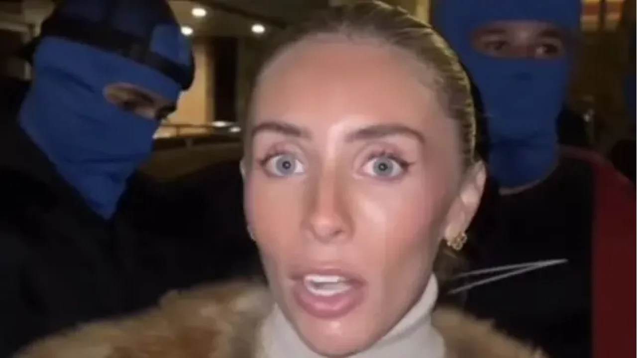 Kemlu RI Laporkan Bonnie Blue ke Otoritas Inggris Terkait Dugaan Pelecehan Bendera Merah Putih di London