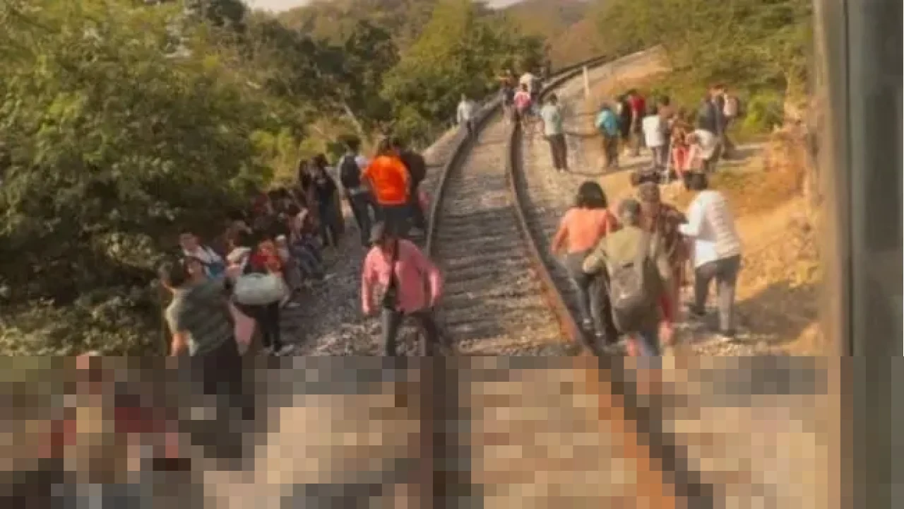 Kereta Antar Samudra Tergelincir di Oaxaca, 13 Orang Tewas dan Puluhan Luka-luka