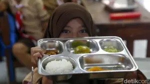 Ketua Komisi X DPR Hetifah Sjaifudian: “MBG Penting Jaga Gizi Anak Kelompok Rentan di Libur Sekolah”