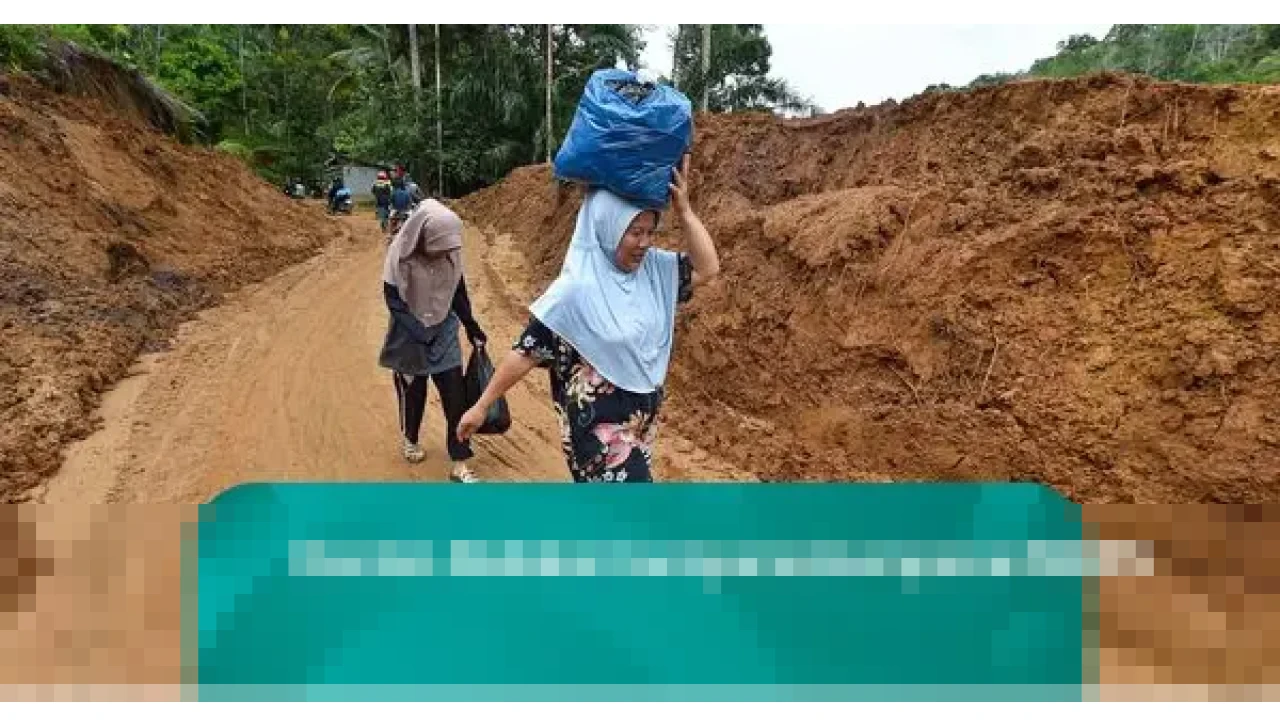 Kisah Haru Yusra di Agam: Kehilangan Rumah dan Nenek Tak Hentikan Semangatnya Jadi Relawan Bencana