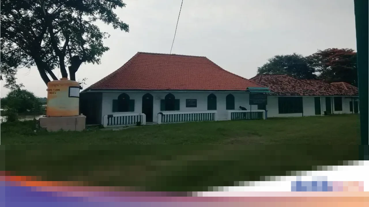 Kisah Misterius Jasad Terdampar Tiga Kali: Asal-usul Makam Mbah Sumbo di Pesisir Surabaya