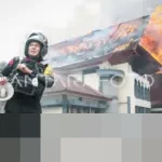 Kombes Hendi Purwoko: “Masih Menunggu Hasil dari Jaksa” Terkait Kasus Perusakan DPRD NTB