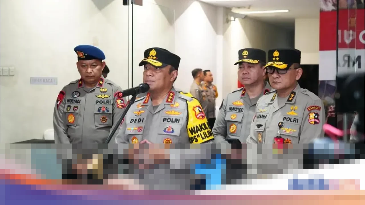 Komjen Dedi Prasetyo: “Polri Libatkan dan Perbanyak Alat Berat untuk Penanganan Bencana Sumatera”