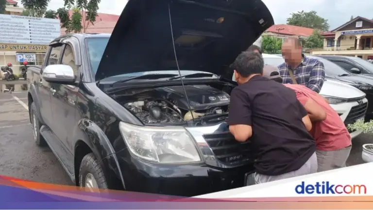 KPK Sita Mobil dan Dokumen Penting dalam Penggeledahan Rumah-Kantor Kajari HSU Nonaktif Albertinus