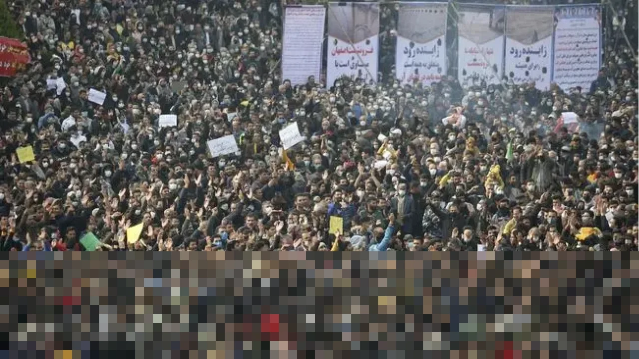 Krisis Ekonomi Mencekik Iran, Gelombang Protes Meluas di Berbagai Kota: ‘Matilah Diktator’ Menggema