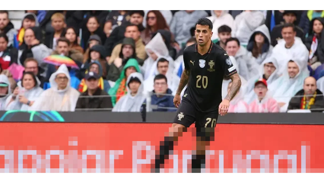 Krisis Lini Belakang Mencekik, Barcelona Kembali Lirik Joao Cancelo di Bursa Transfer Januari