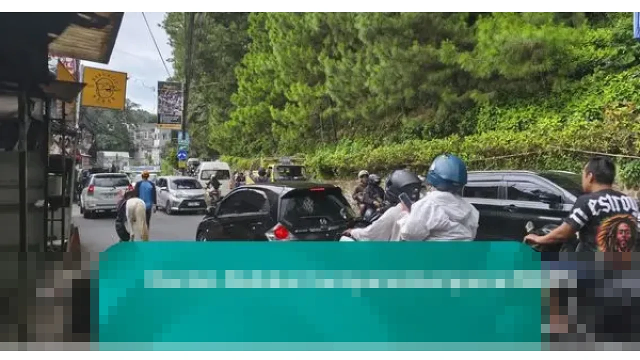 Lalu Lintas di Dago Bandung Padat Merayap pada H+1 Natal, Kendaraan Luar Kota Dominasi Jalan Ir. H. Juanda