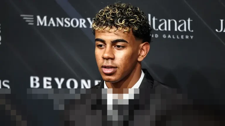 Lamine Yamal Tegaskan Tak Ingin Dibandingkan dengan Cristiano Ronaldo, Fokus Ukir Jalur Karier Sendiri Lamine Yamal Tegaskan Tak Ingin Dibandingkan dengan Cristiano Ronaldo, Fokus Ukir Jalur Karier Sendiri