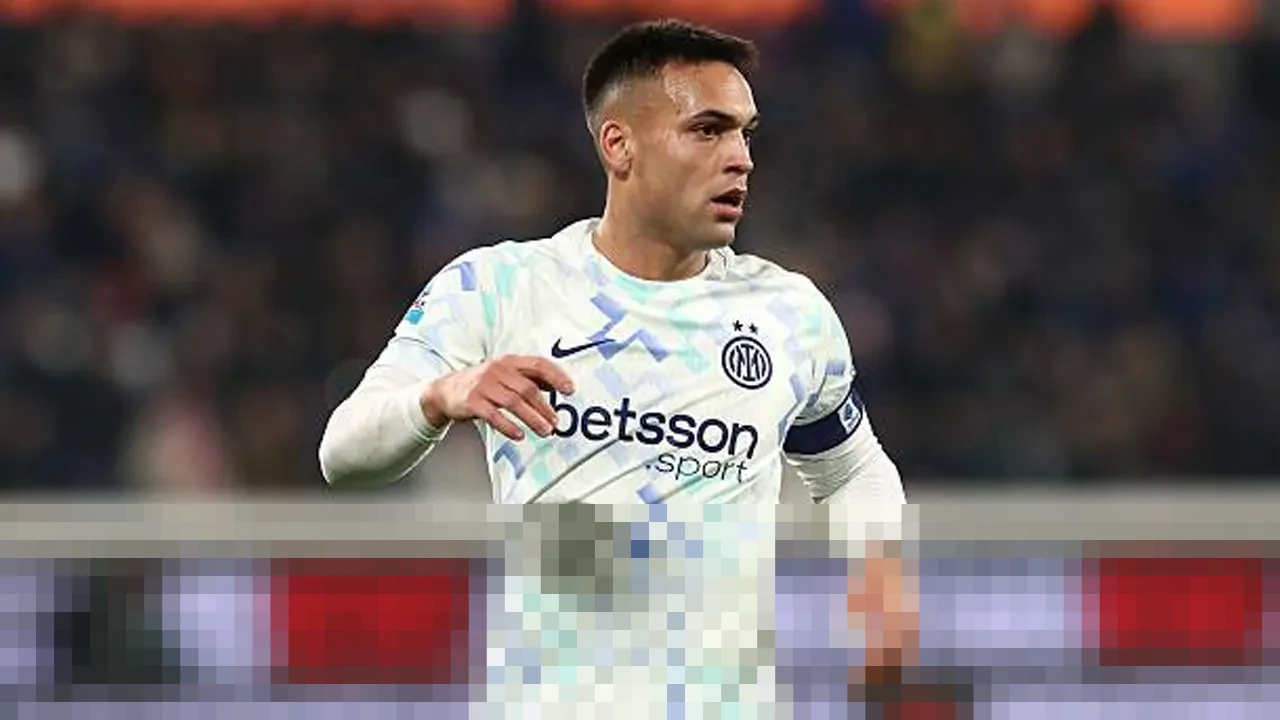 Lautaro Martinez: “Saya Cedera Parah” Usai Bawa Inter Puncaki Klasemen Serie A Lautaro Martinez: “Saya Cedera Parah” Usai Bawa Inter Puncaki Klasemen Serie A