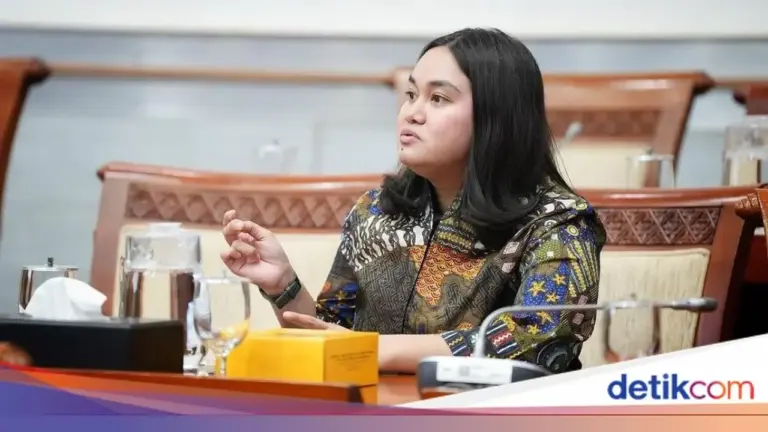 Legislator DPR RI Desak Blokir Permanen Bonnie Blue dari Indonesia Seumur Hidup Usai Lecehkan Merah Putih