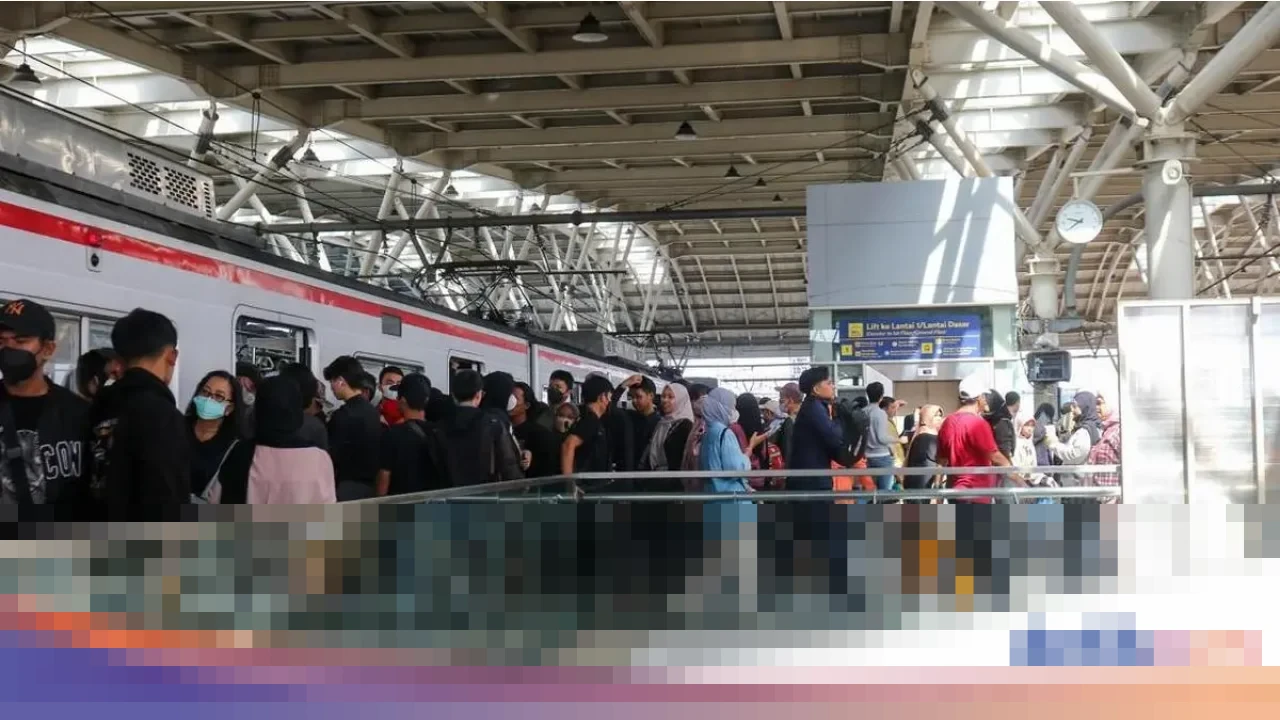 Libur Nataru, KAI Commuter Imbau Penumpang KRL Hindari Jam Sibuk Pukul 10.00-15.00 WIB