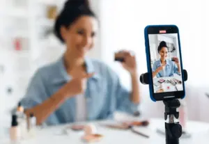 Tak Perlu Jadi Kreator Besar, Aplikasi Penghasil Uang Ini Bisa dari Streaming Live!