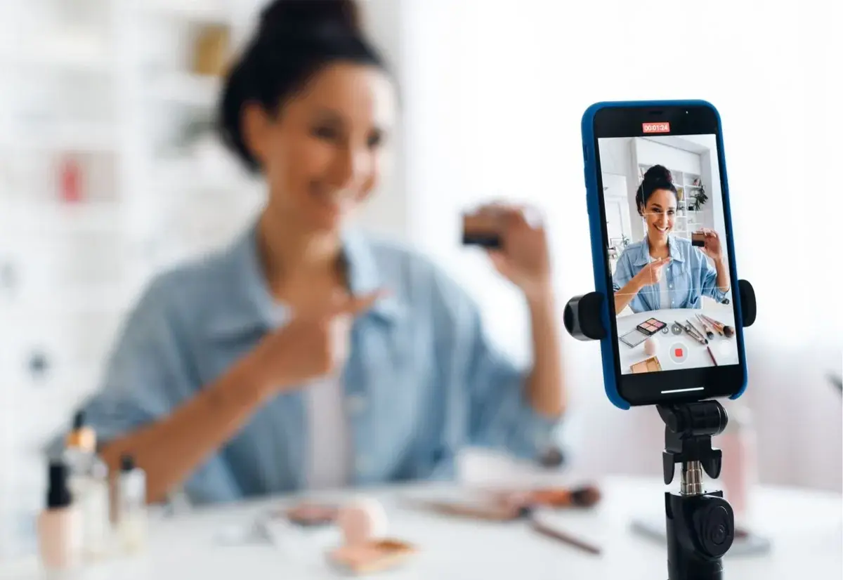 Tak Perlu Jadi Kreator Besar, Aplikasi Penghasil Uang Ini Bisa dari Streaming Live!