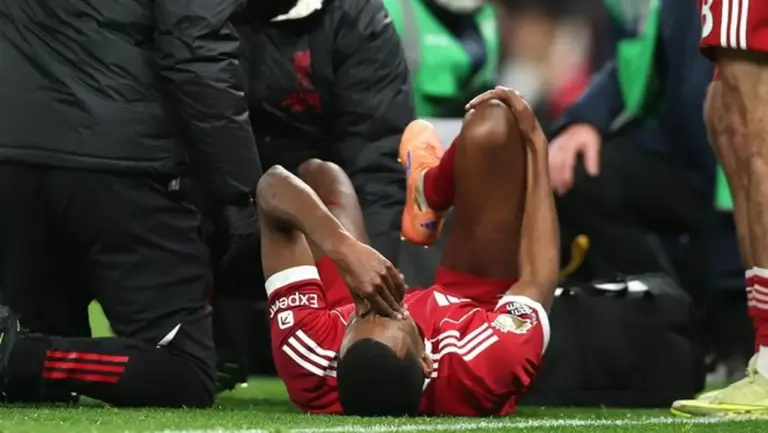 Liverpool Dihantam Krisis Lini Depan: Isak Cedera Parah, Salah Absen di Piala Afrika 2025