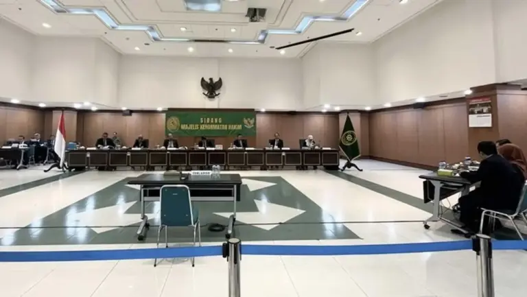 Majelis Kehormatan Hakim Pecat Hakim HS PN Batam karena Perselingkuhan, Sempat Coba Pensiun Dini