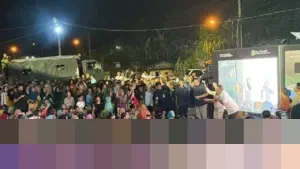 Malam Tahun Baru di Pengungsian Tapsel: Warga Manortor, Nonton Film Bareng Presiden Prabowo