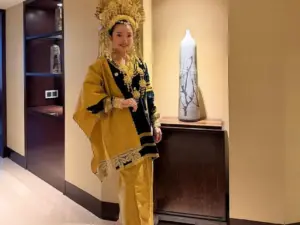 Manda Cello Ungkap Alasan Kenakan Baju Adat Sumatera di CFD: Bentuk Kepedulian Bencana