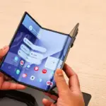 Masa Depan di Genggaman: Mengintip Revolusi AI, Perangkat Lipat, dan XR di Tahun 2025