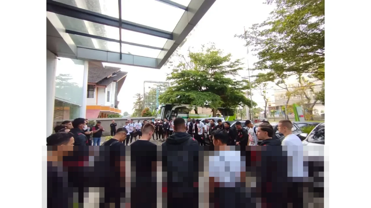 Meliput Rival di Tanah Minang: Pengalaman Unik Jurnalis Bandung Bersama Persija Jakarta