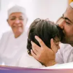 Memahami Peran Sentral Ayah dalam Islam: Pendidik, Pelindung, dan Pintu Surga