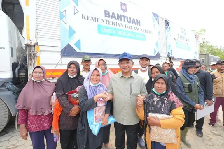 Mendagri Tito Karnavian Desak Percepatan Pembersihan Lumpur dan Pembangunan Hunian Pasca-Banjir Aceh Tamiang