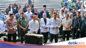 Mendagri Tito Karnavian Pantau Kesiapan Malam Natal 2025 di Jakarta, Pastikan Keamanan Ibadah Umat Kristiani