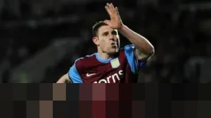 Menguak Jejak Lima Bintang Sepak Bola Dunia yang Pernah Berseragam Aston Villa