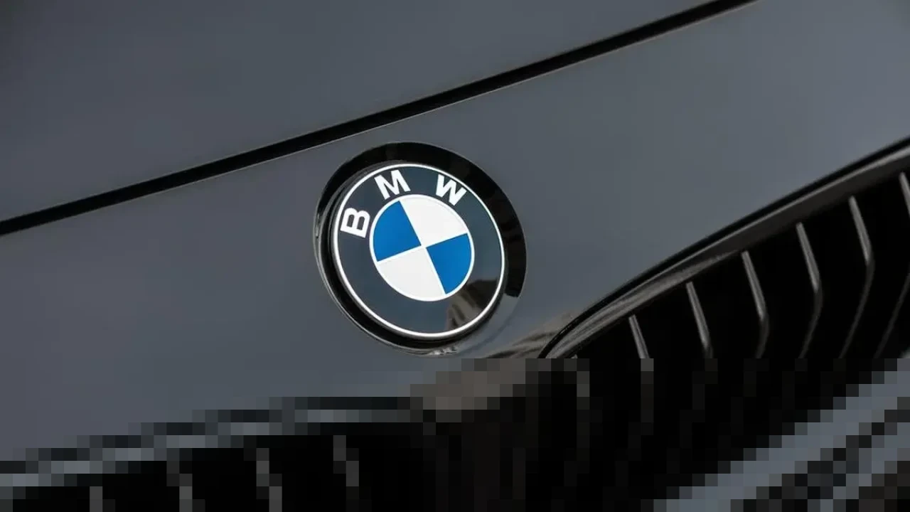 Menguak Rahasia Desain BMW: Dari Kompetisi Internal Hingga Personalisasi Mewah Program Individual