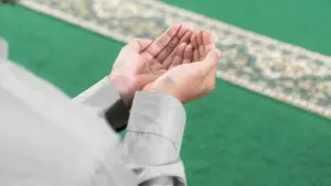 Menjelajahi Ketenangan Batin: Bagaimana Zikir dan Doa Menjadi Penawar Kegelisahan Hidup