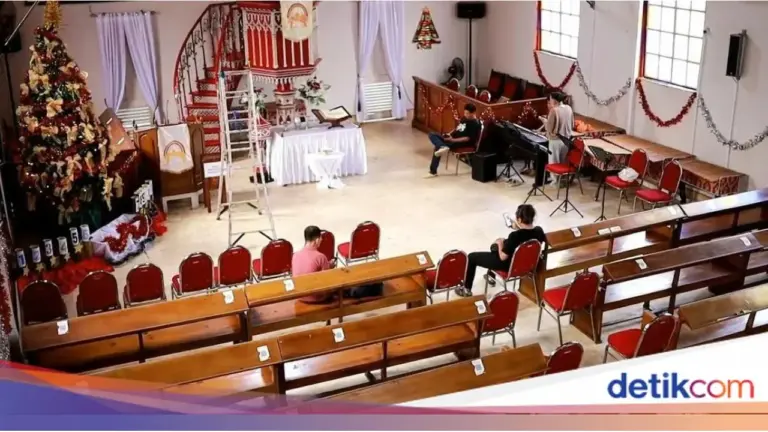 Menjelang Natal 2025: Menguak Kisah Gereja Merah Probolinggo, Saksi Bisu Sejarah 163 Tahun