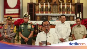 Menko PMK Pratikno Sampaikan Salam Natal Prabowo, Ajak Jemaat Ingat Korban Bencana