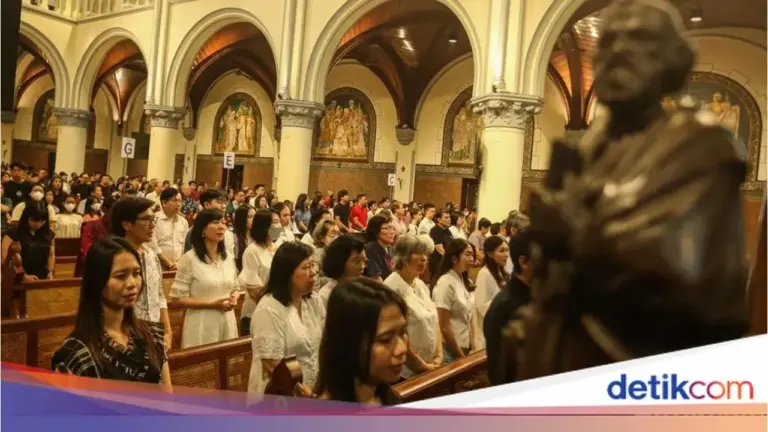 Menko Polkam Djamari Chaniago Pastikan Keamanan Ibadah Natal di Gereja Katedral