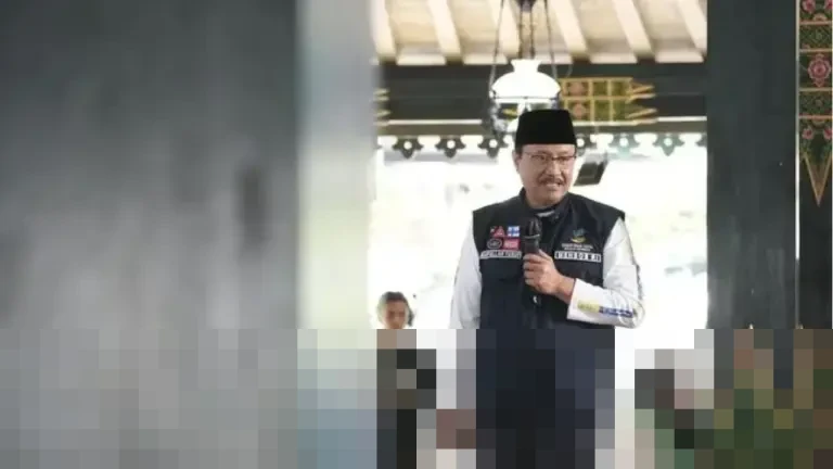 Mensos Saifullah Yusuf Pastikan Korban Bencana di Sumatera Terima Bantuan Tunai Rp8 Juta per Keluarga